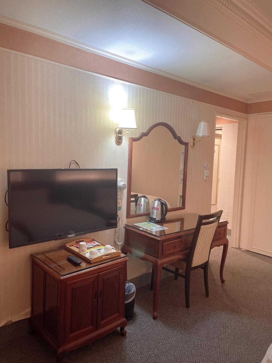 Duke Business Hotel Таоюань Экстерьер фото