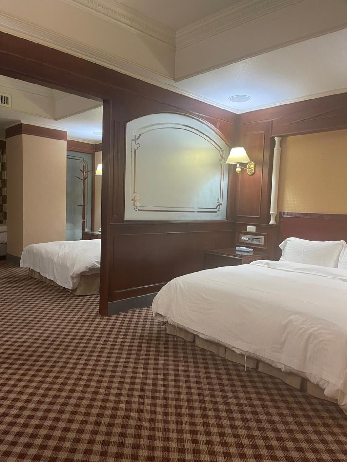 Duke Business Hotel Таоюань Экстерьер фото